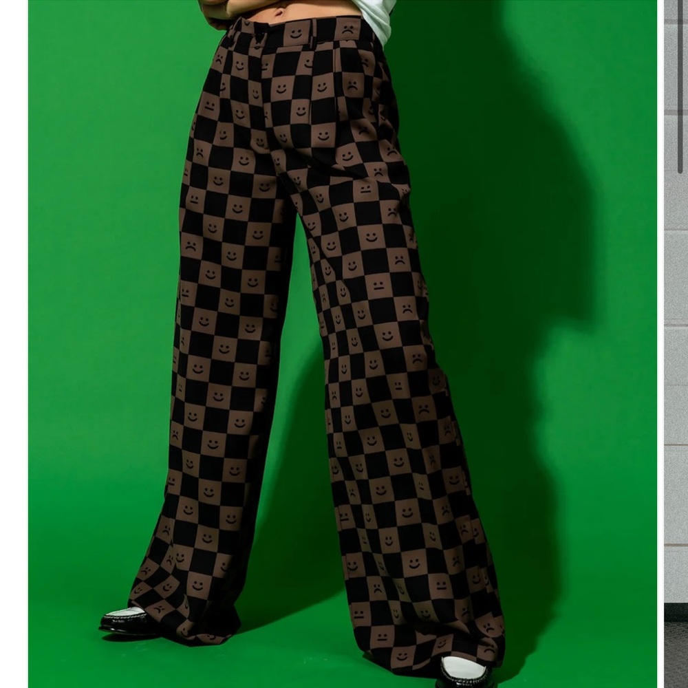Lots of feelings checkered trousers // Dressed in LaLa